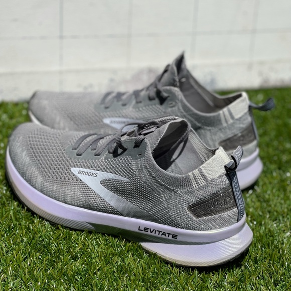 BROOKS Levitate 4 Running shoes Sz  8.5 - Picture 10 of 16